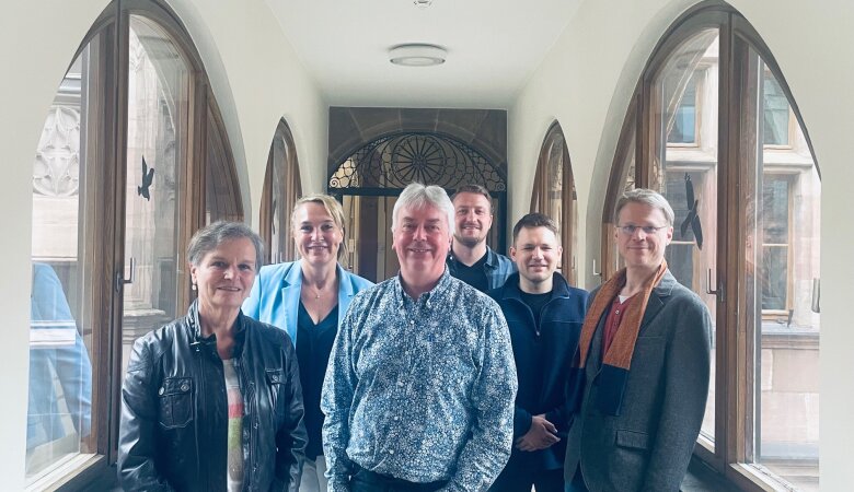 Gruppenfoto von dem Gespräch des BayLFR-Präsidiums mit dem Vorstand der LAG Jungen- und Männerarbeit